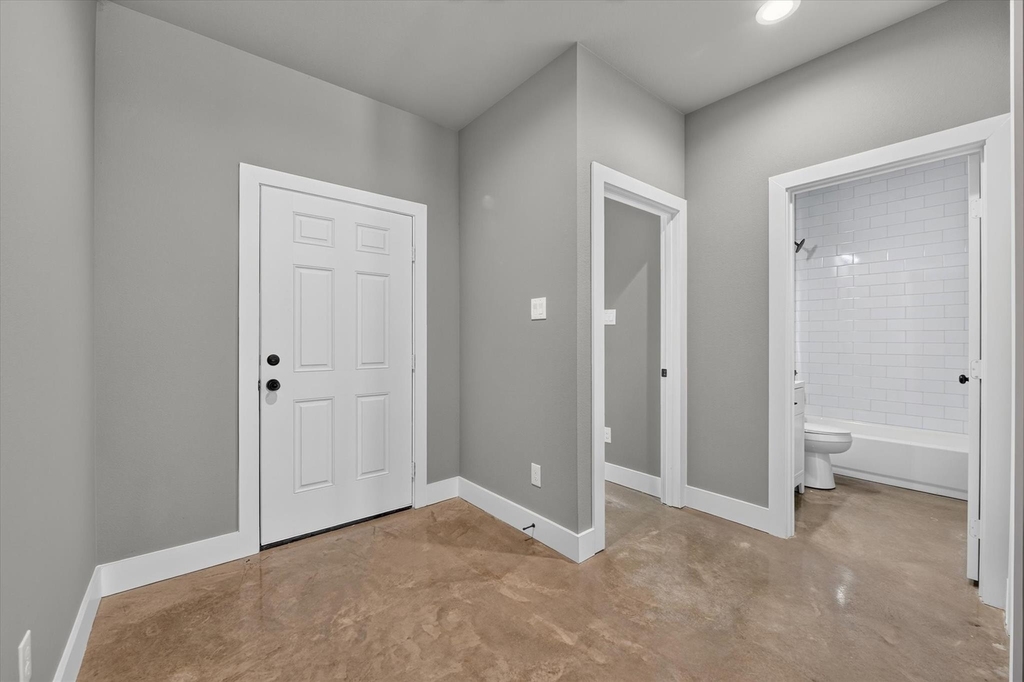 2817 Clinton Avenue - Photo 5