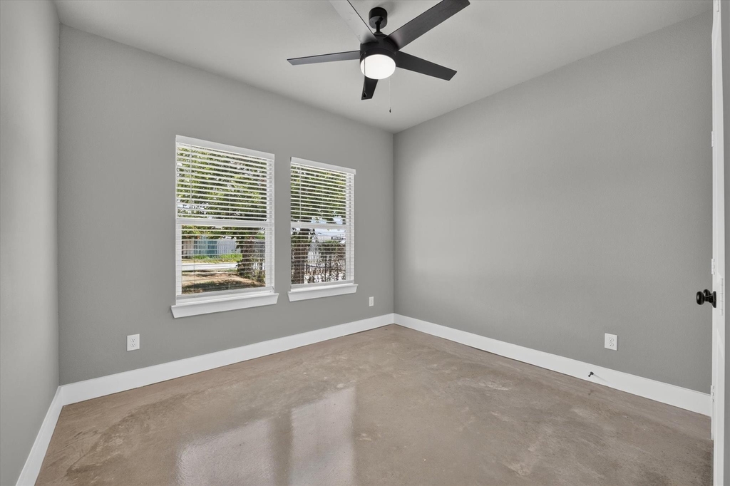 2817 Clinton Avenue - Photo 17