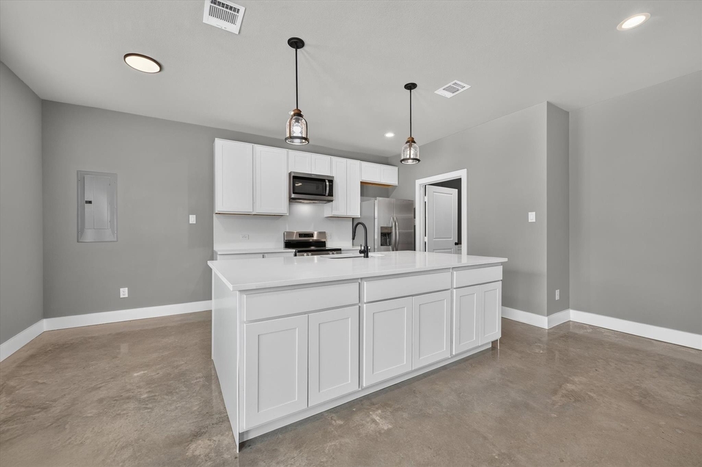 2817 Clinton Avenue - Photo 12