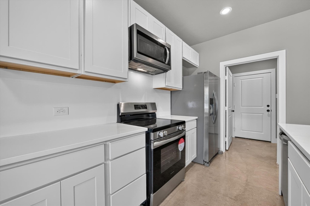 2817 Clinton Avenue - Photo 11