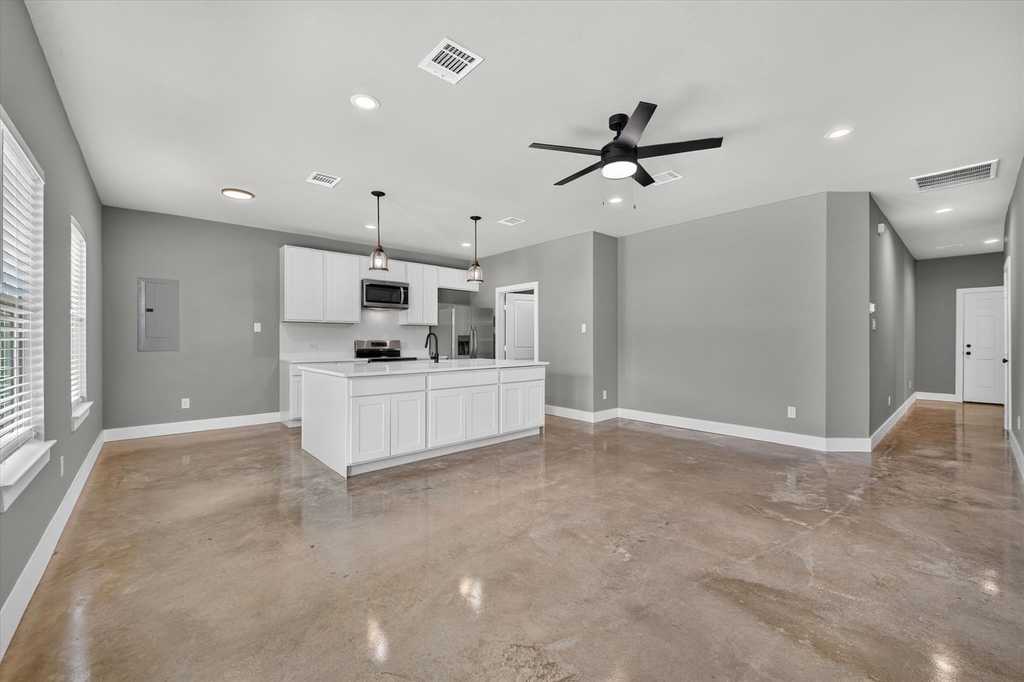 2817 Clinton Avenue - Photo 7