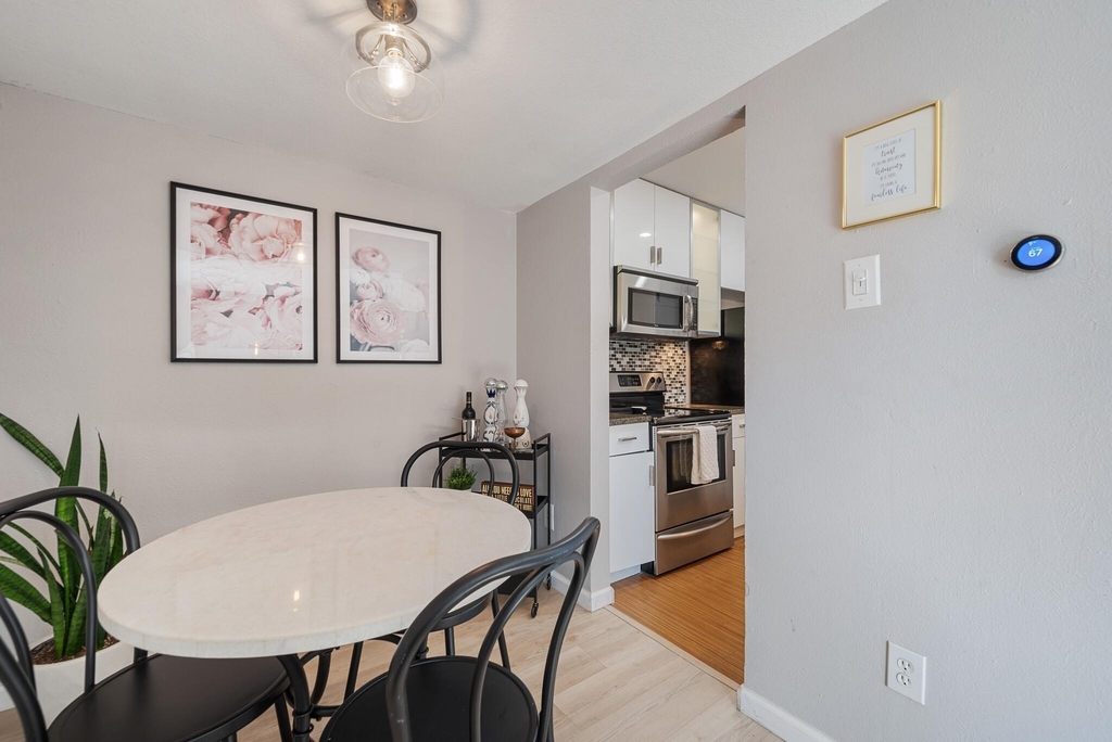 4211 Holland Avenue - Photo 5