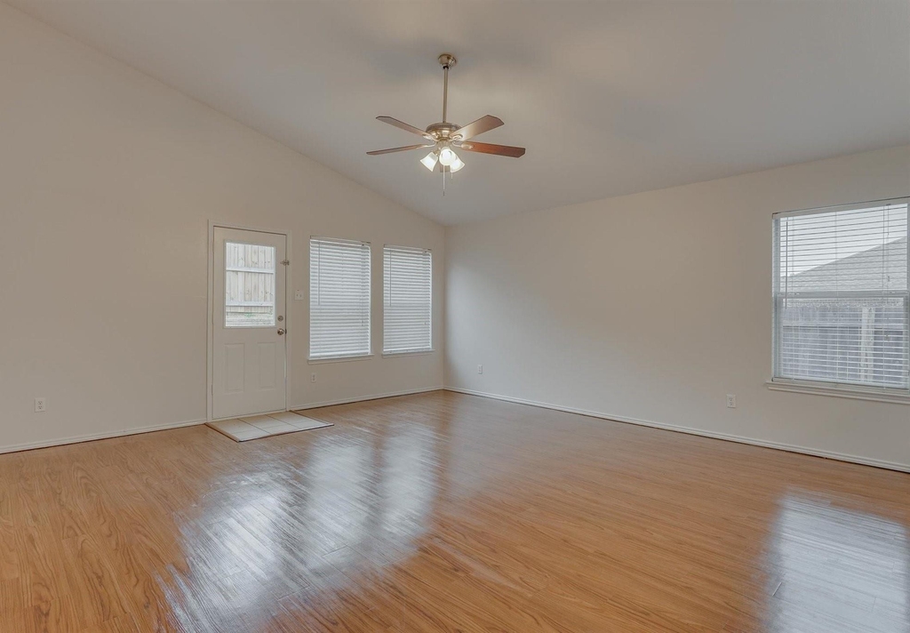 10124 Pear Street - Photo 7