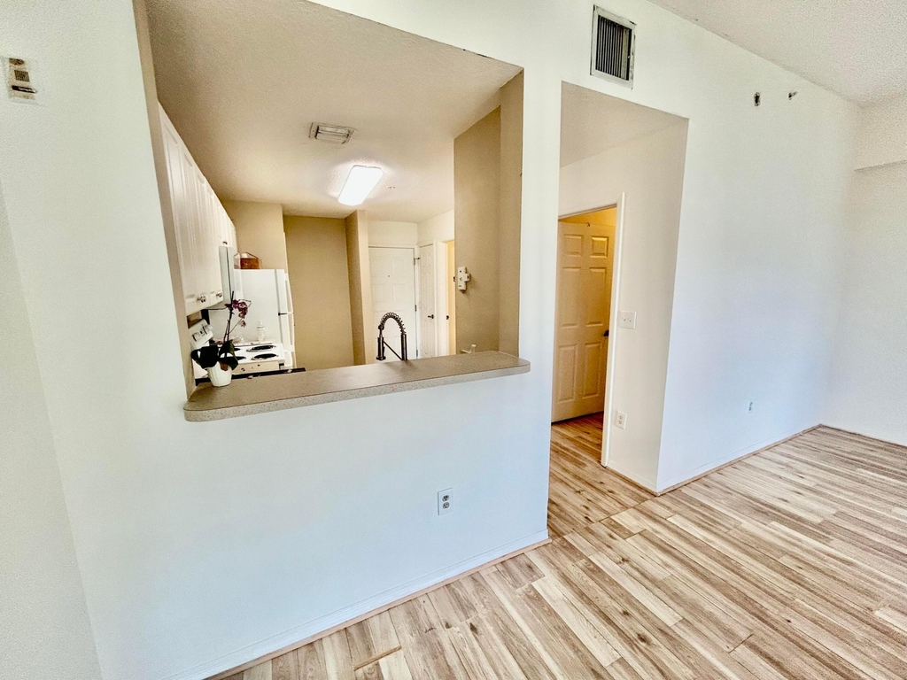 1209 Main Street - Photo 2
