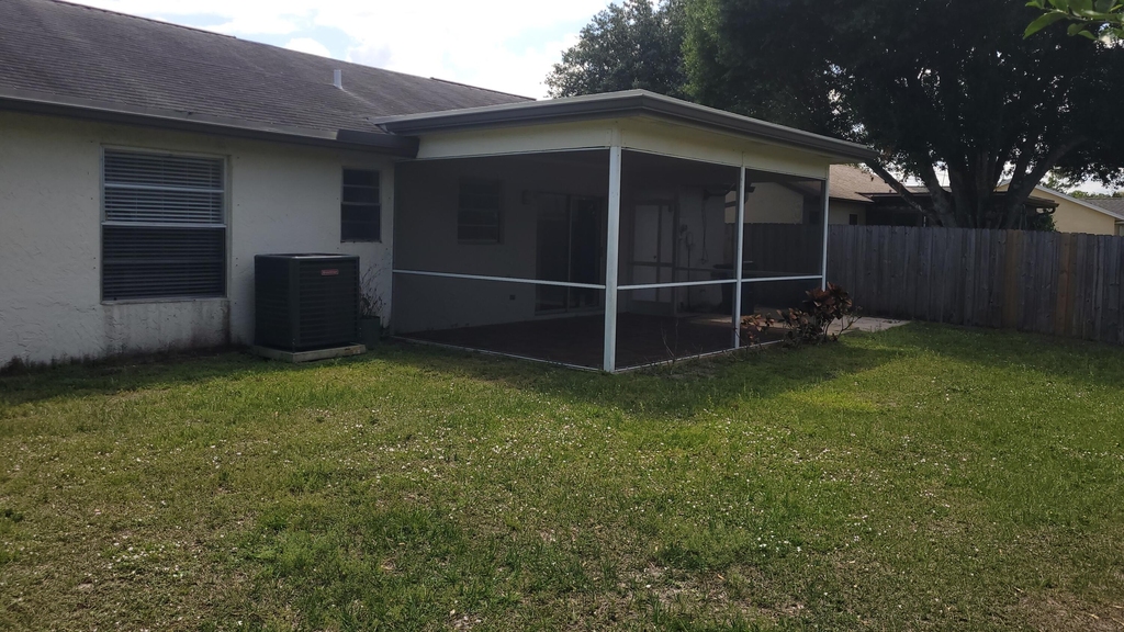 135 Village Circle - Photo 15