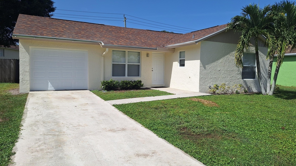 135 Village Circle - Photo 1