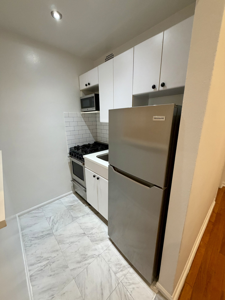 119 East 83rd Street - Photo 8
