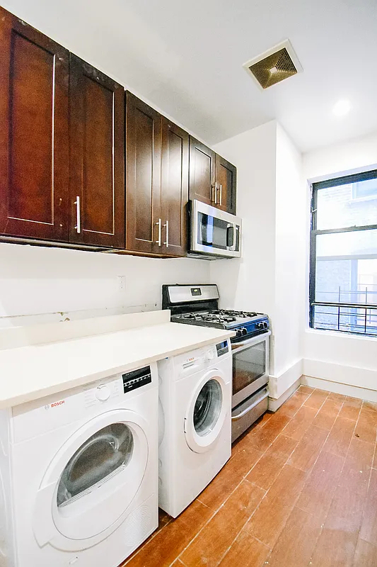186 Claremont Avenue - Photo 1