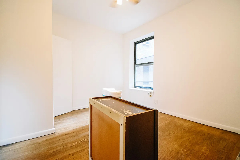 186 Claremont Avenue - Photo 10