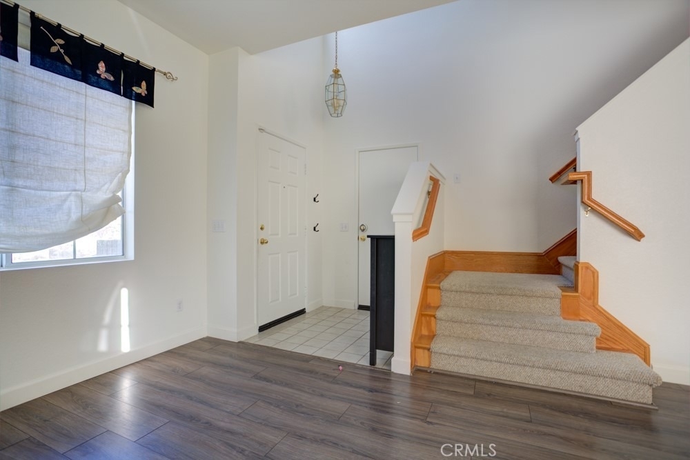 15984 Paul Court - Photo 2