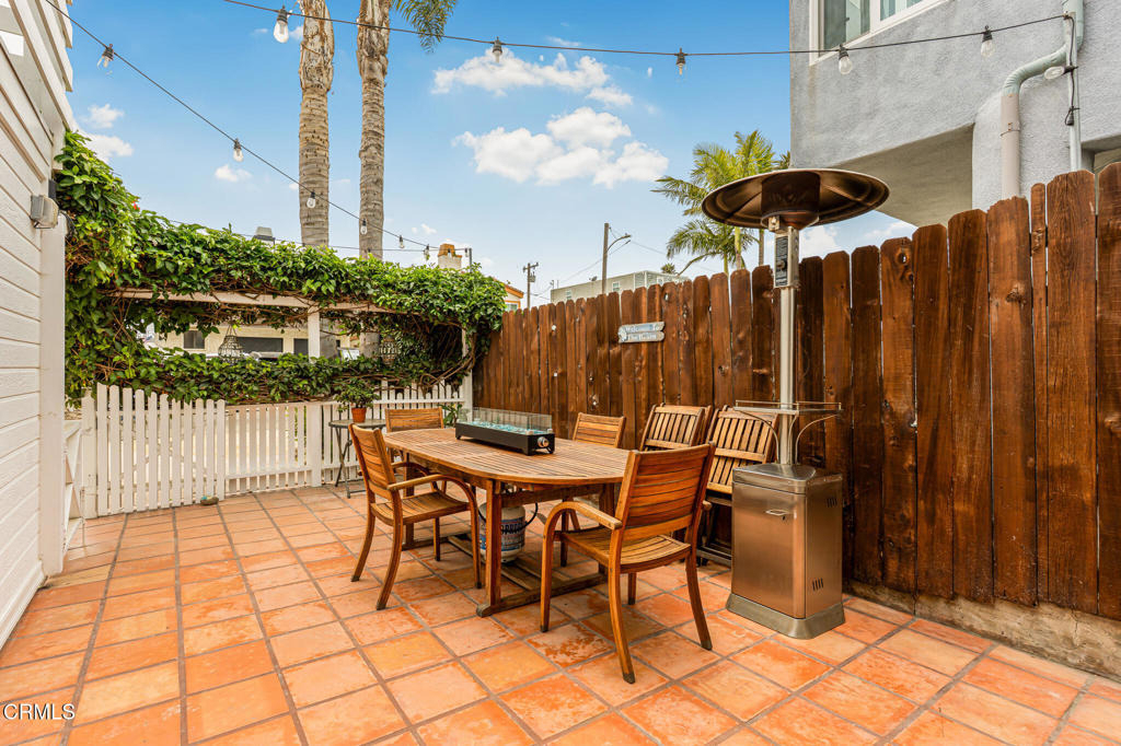345 Hollywood Boulevard - Photo 17