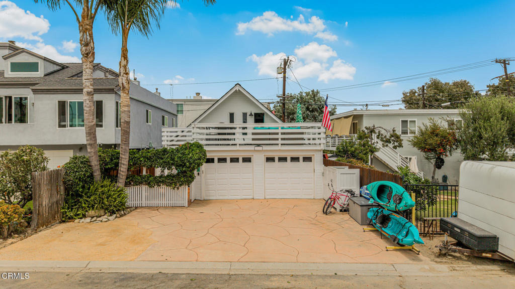 345 Hollywood Boulevard - Photo 0