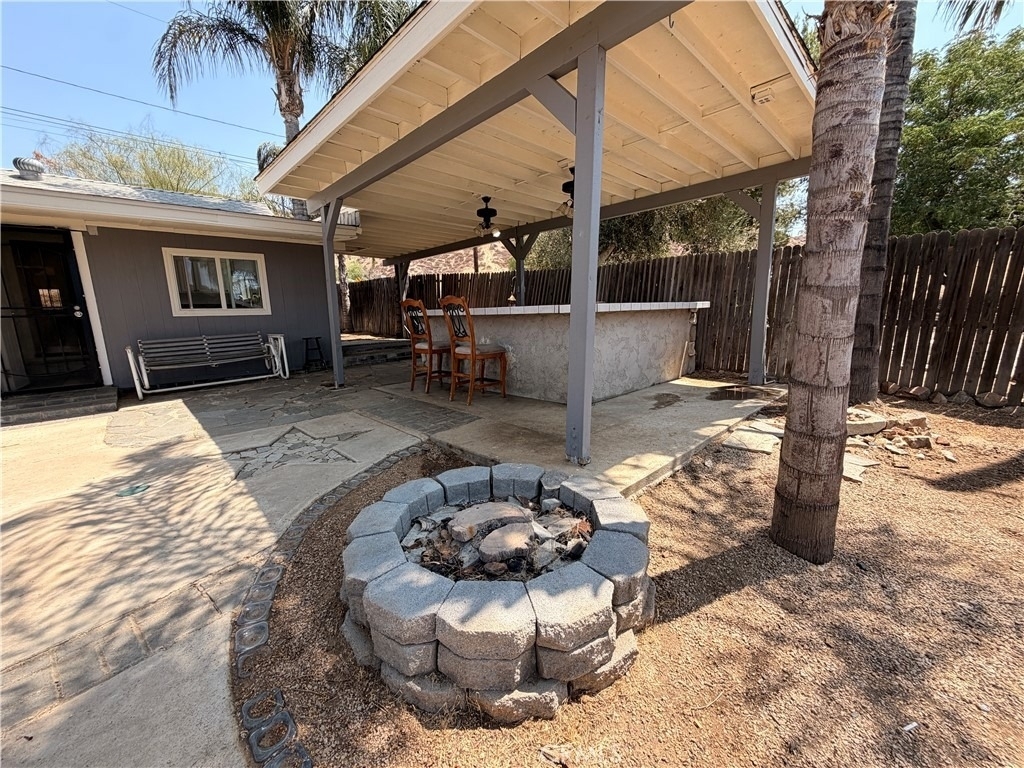 258 E Hill - Photo 3