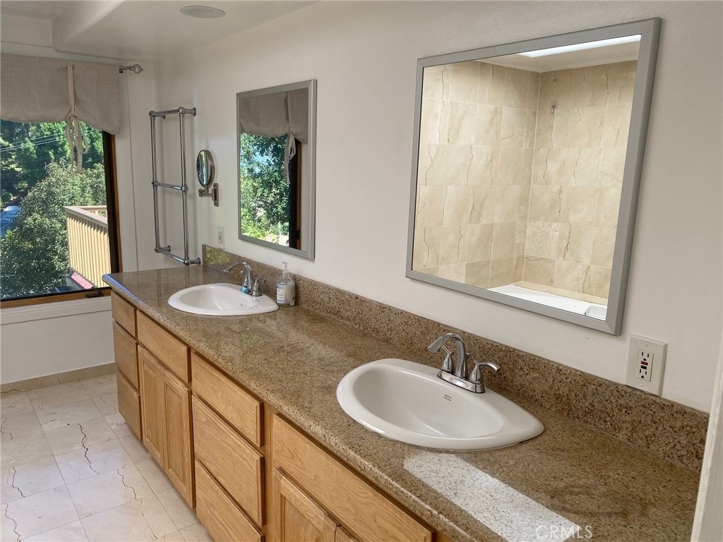 4421 Grimes - Photo 9