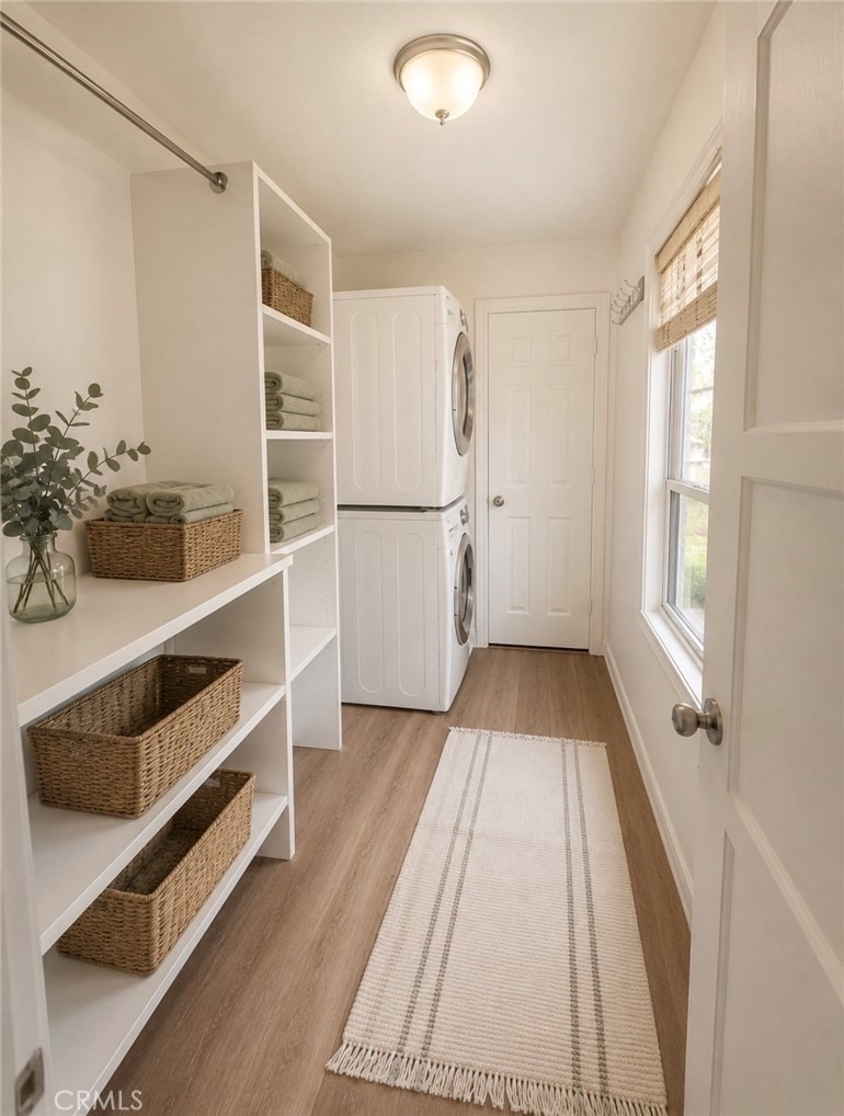 13016 Archwood Street - Photo 11