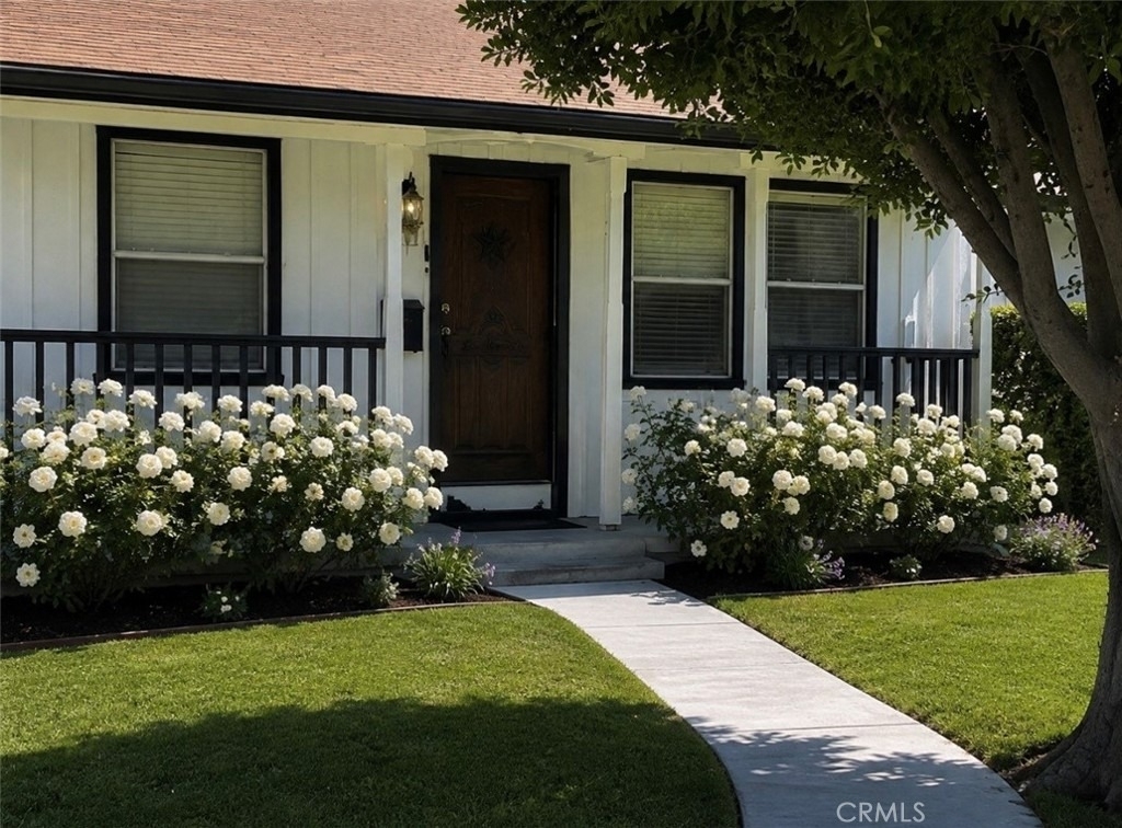 13016 Archwood Street - Photo 2