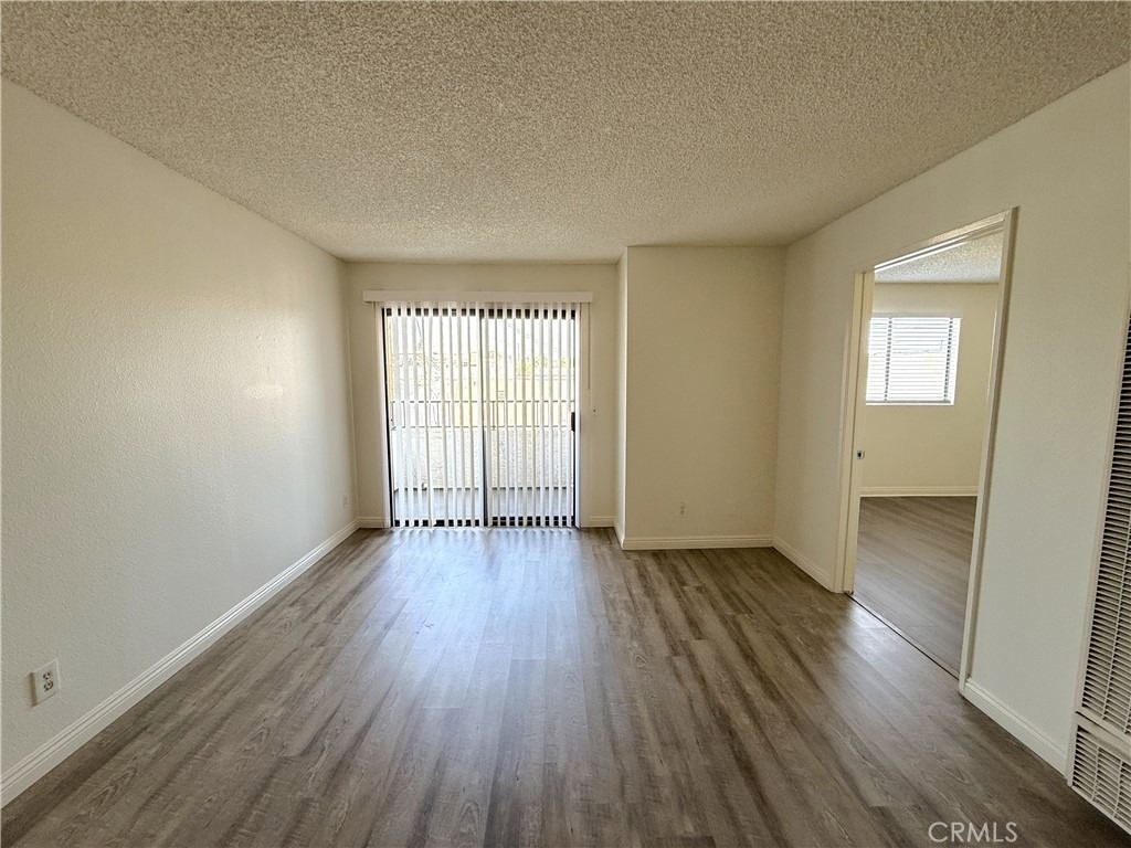 1212 Gladys Avenue - Photo 3