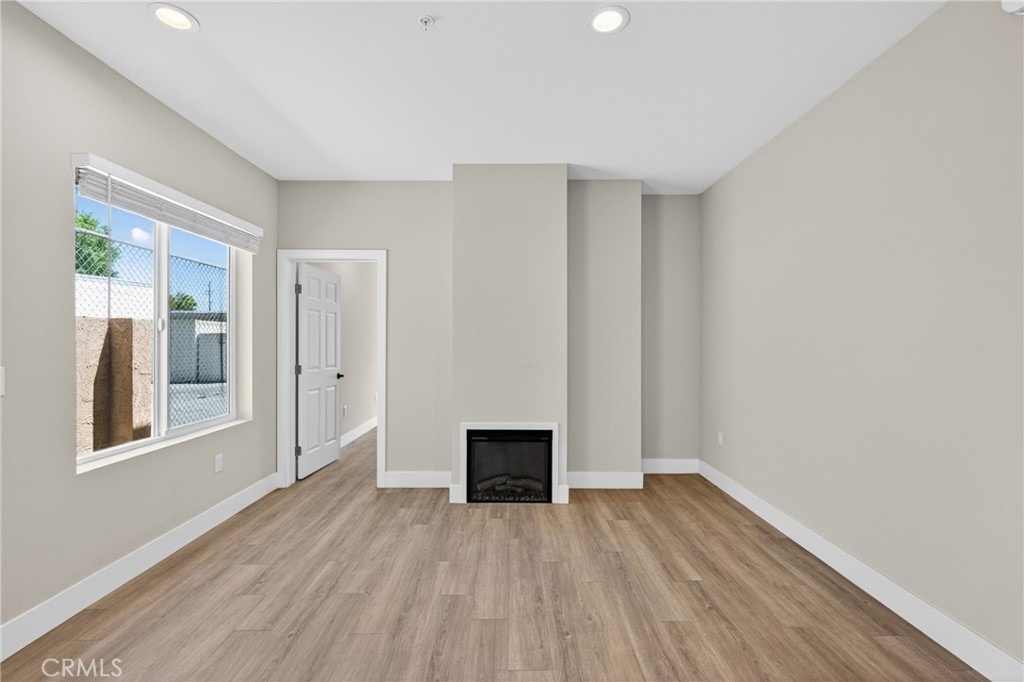 8414 Burnet Avenue - Photo 3