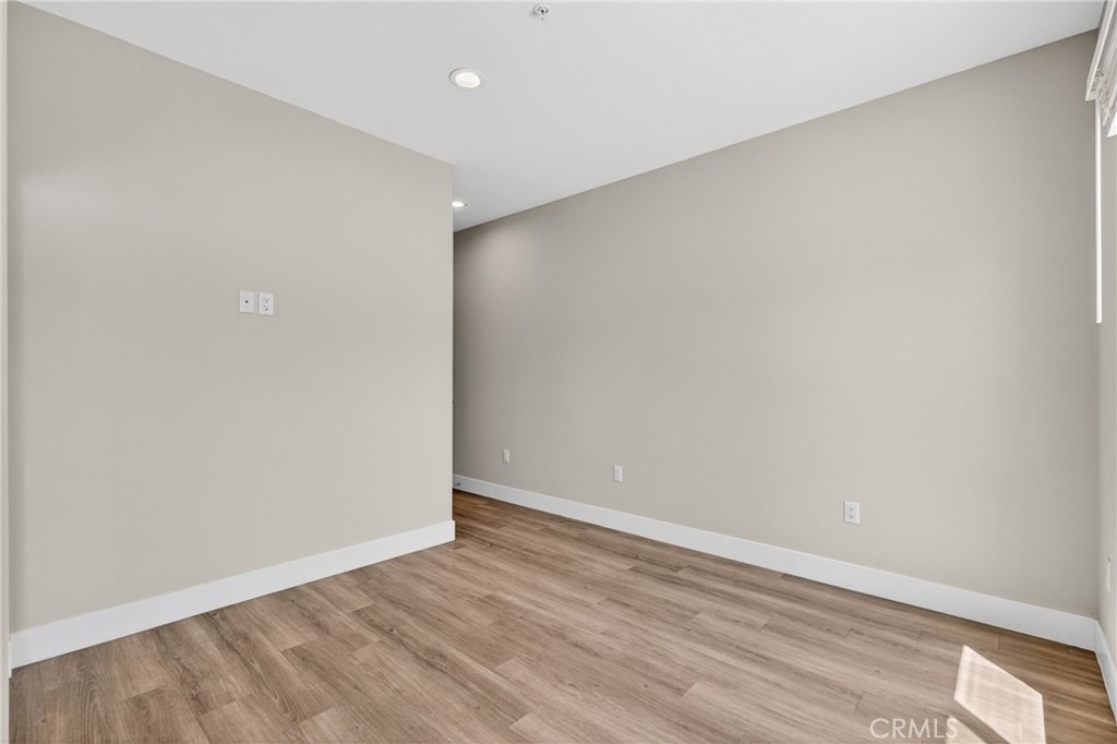 8414 Burnet Avenue - Photo 16