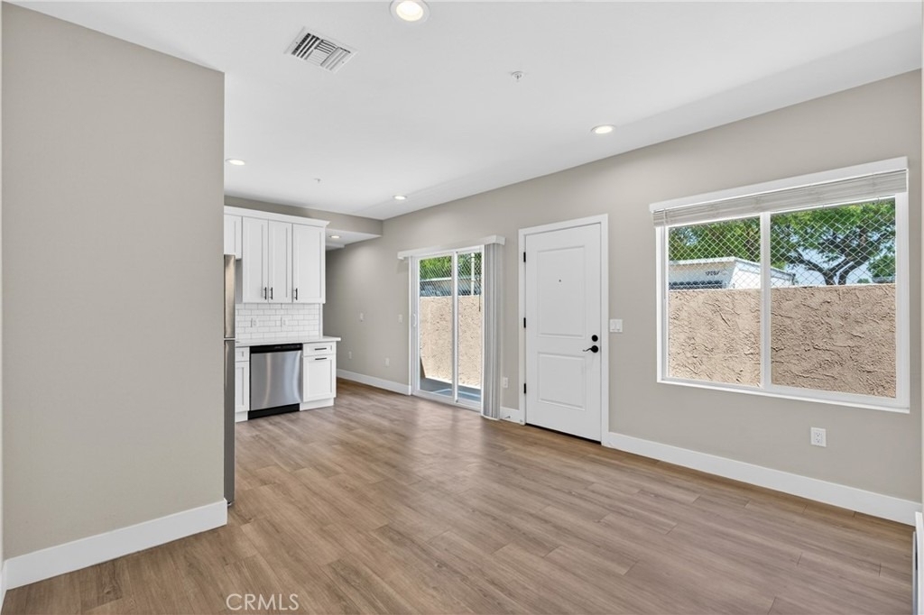 8414 Burnet Avenue - Photo 5