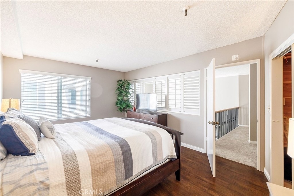 565 Esplanade - Photo 21