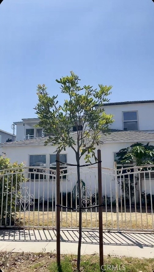 2220 Delaware - Photo 0