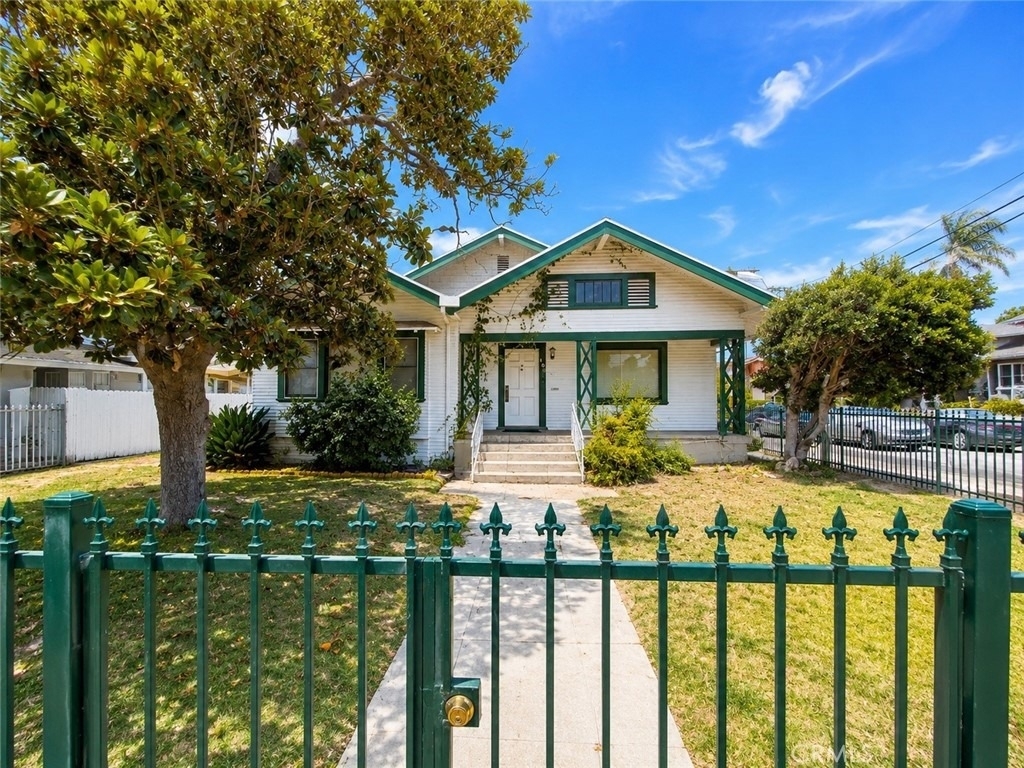 103 S Ardmore - Photo 0