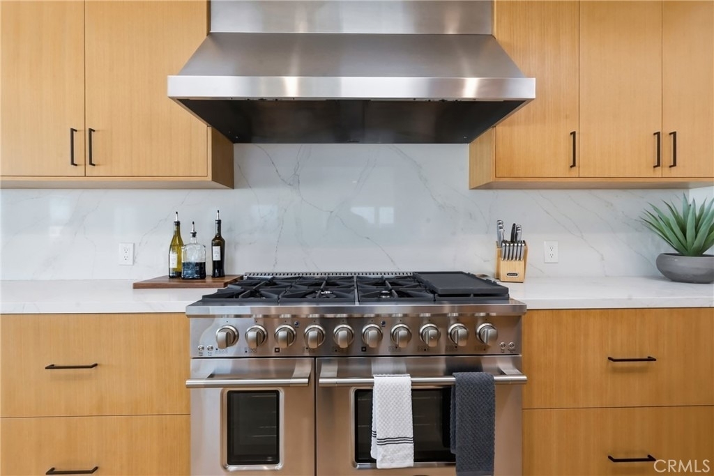 740 The Strand - Photo 31