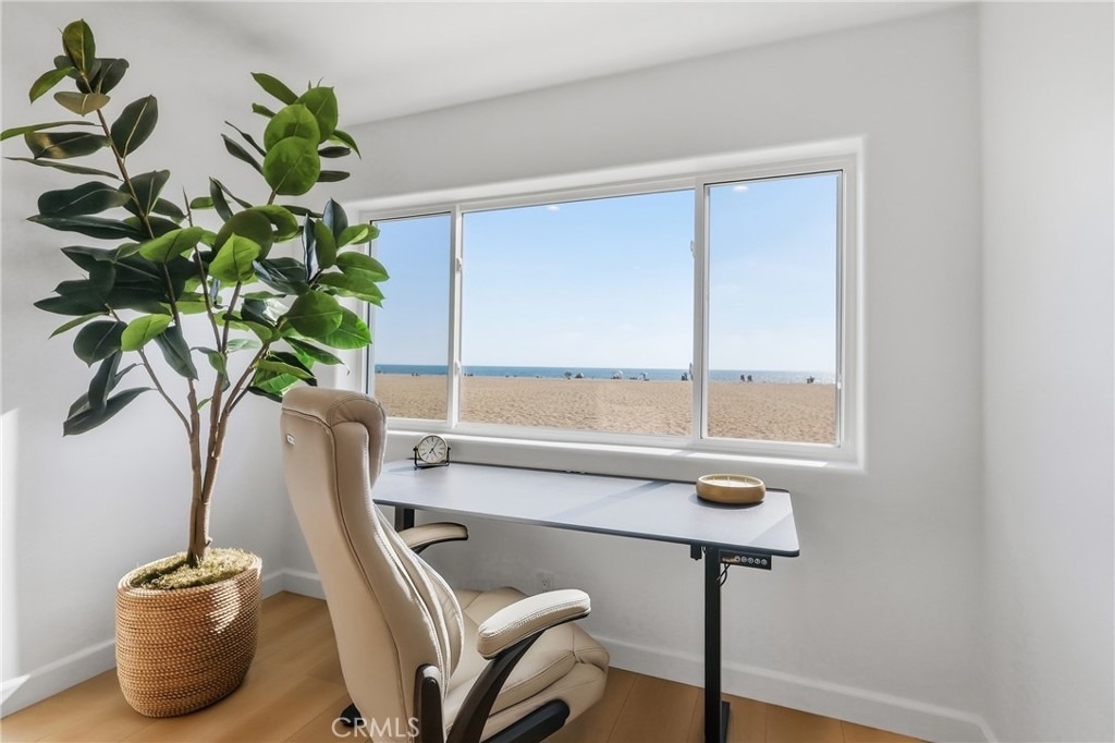 740 The Strand - Photo 3