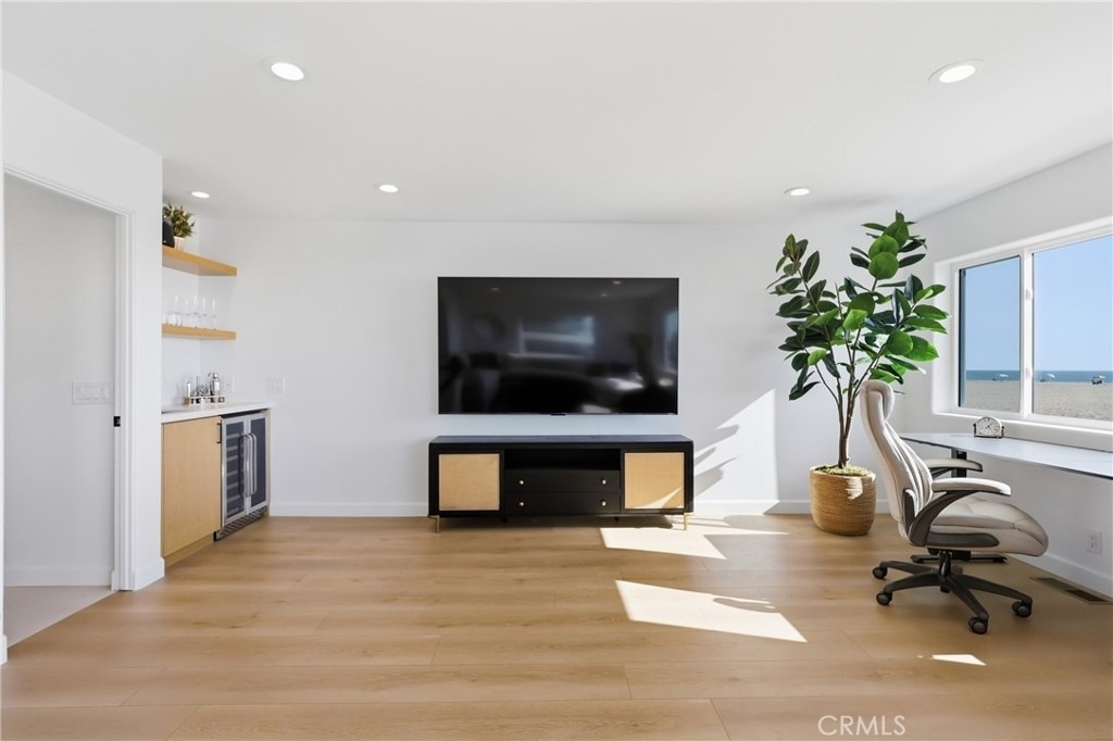 740 The Strand - Photo 4