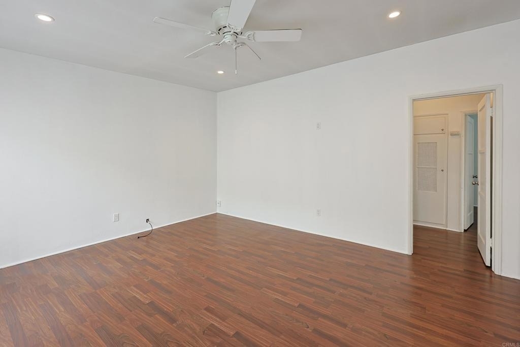751 D Avenue - Photo 2
