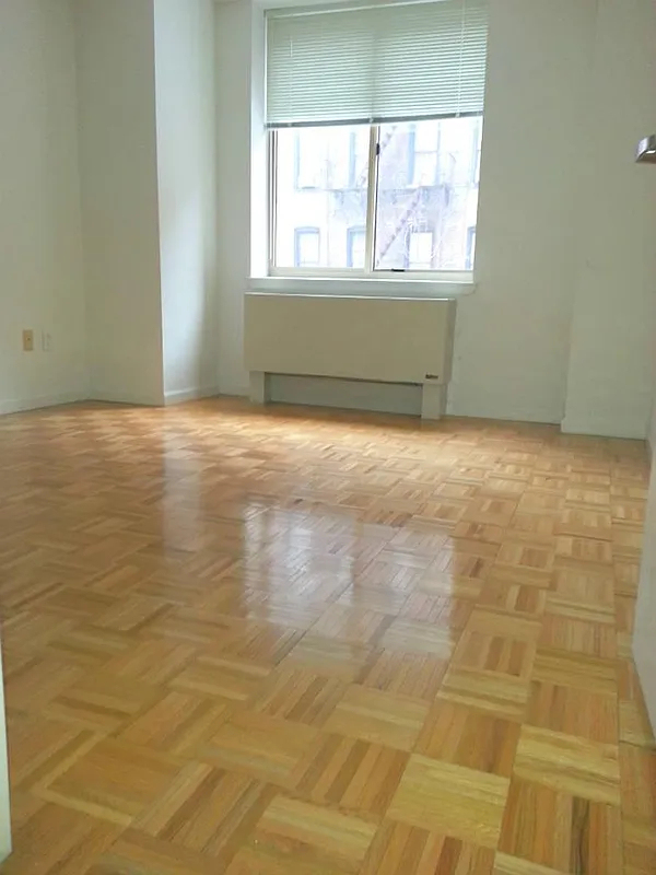 1501 Lexington Avenue - Photo 3