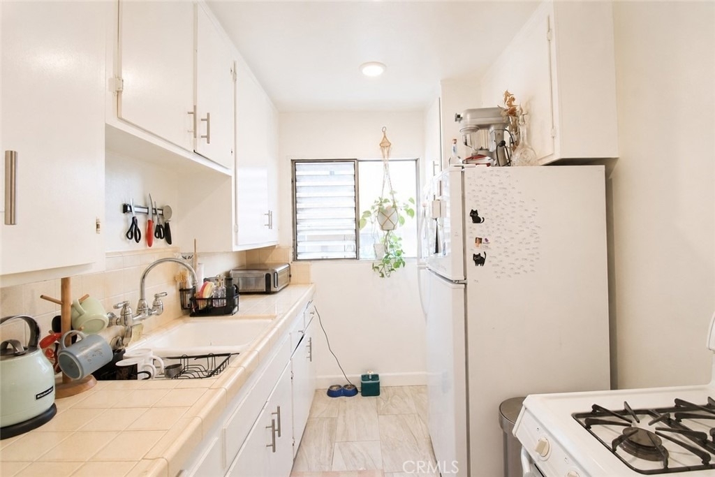 1224 N Mansfield - Photo 4