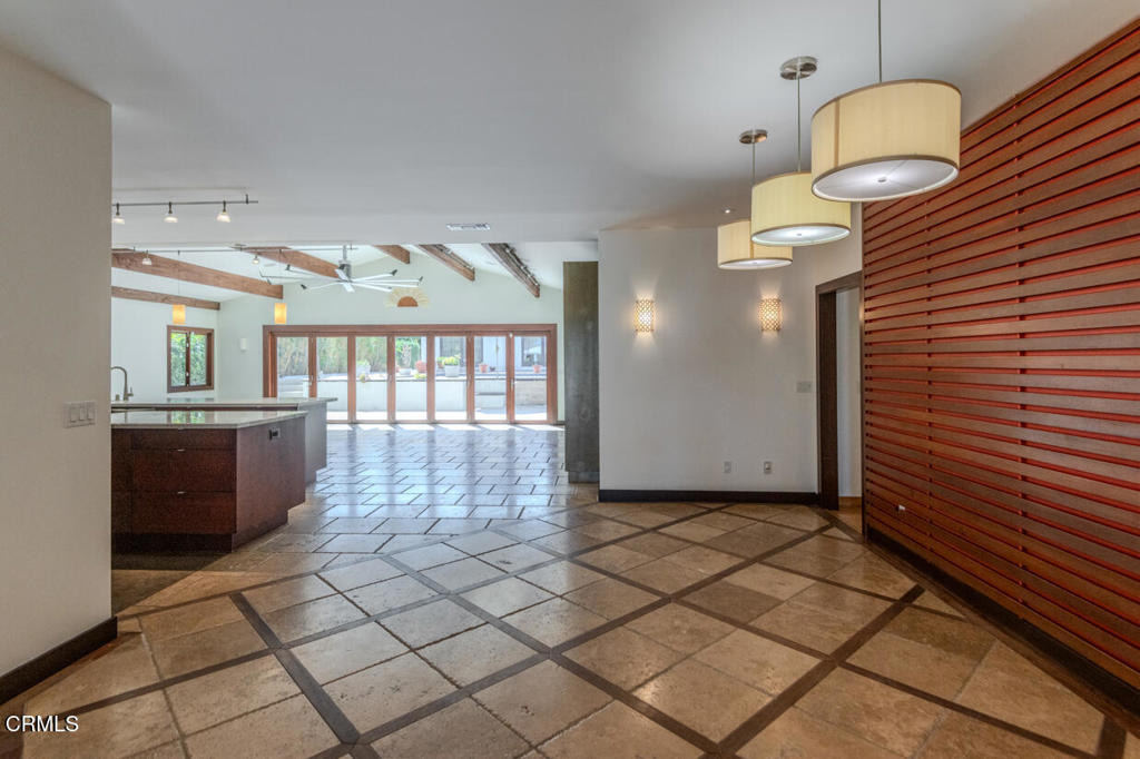 4819 Oakwood Avenue - Photo 2