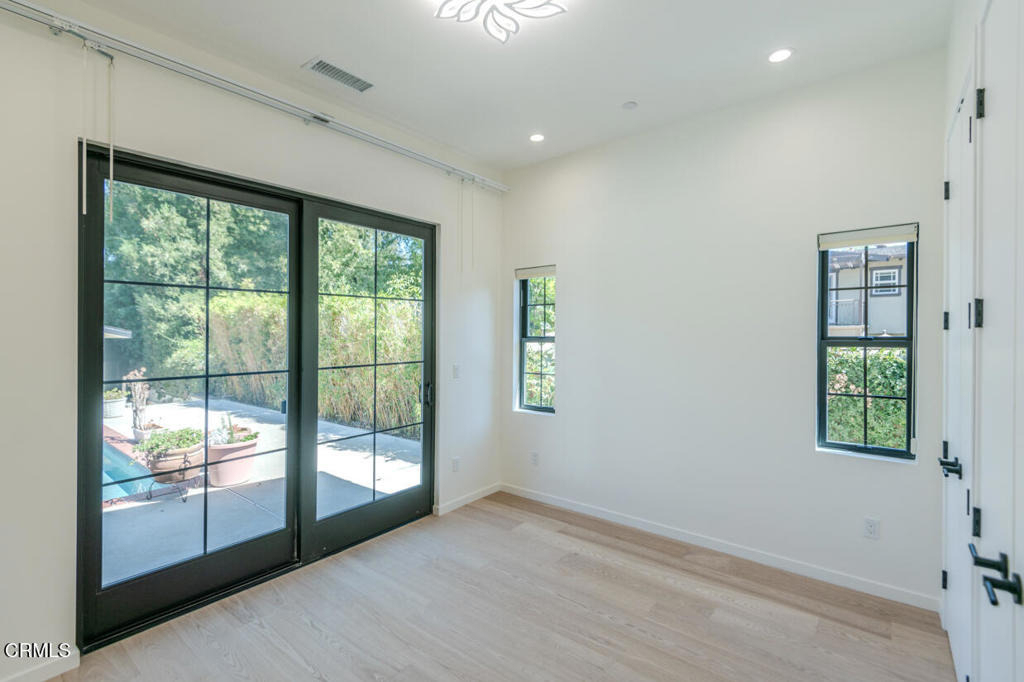 4819 Oakwood Avenue - Photo 36