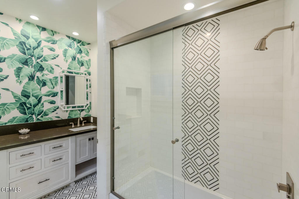 4819 Oakwood Avenue - Photo 11