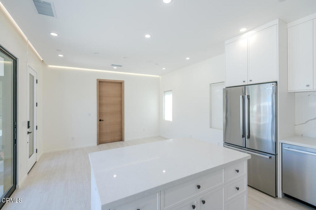 4819 Oakwood Avenue - Photo 30
