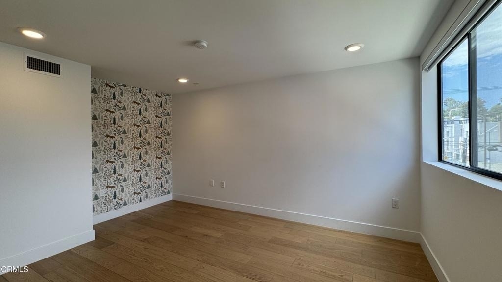 2172 Clifford Street - Photo 15