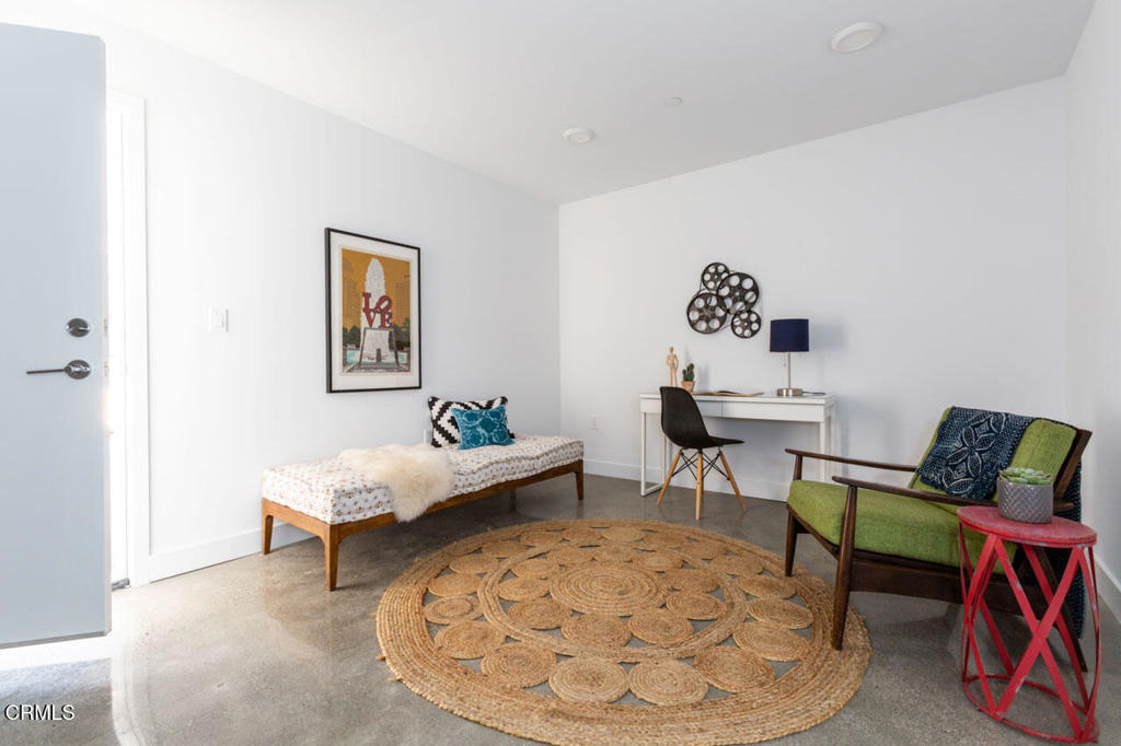 2172 Clifford Street - Photo 18