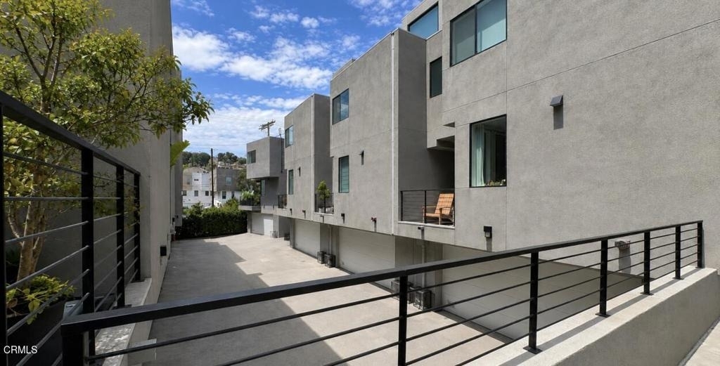 2172 Clifford Street - Photo 1