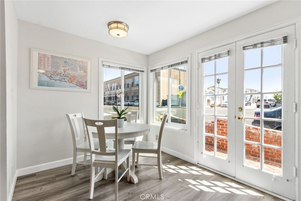 218 E Balboa - Photo 4