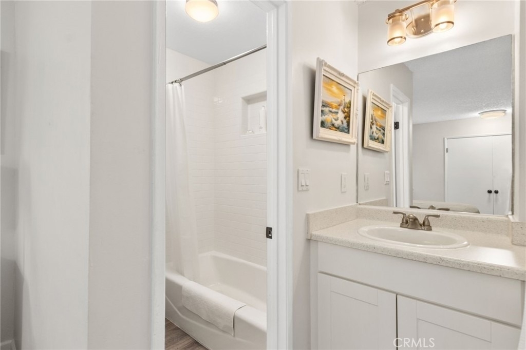 218 E Balboa - Photo 11