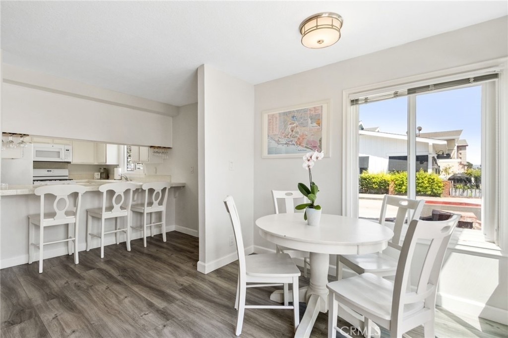 218 E Balboa - Photo 5