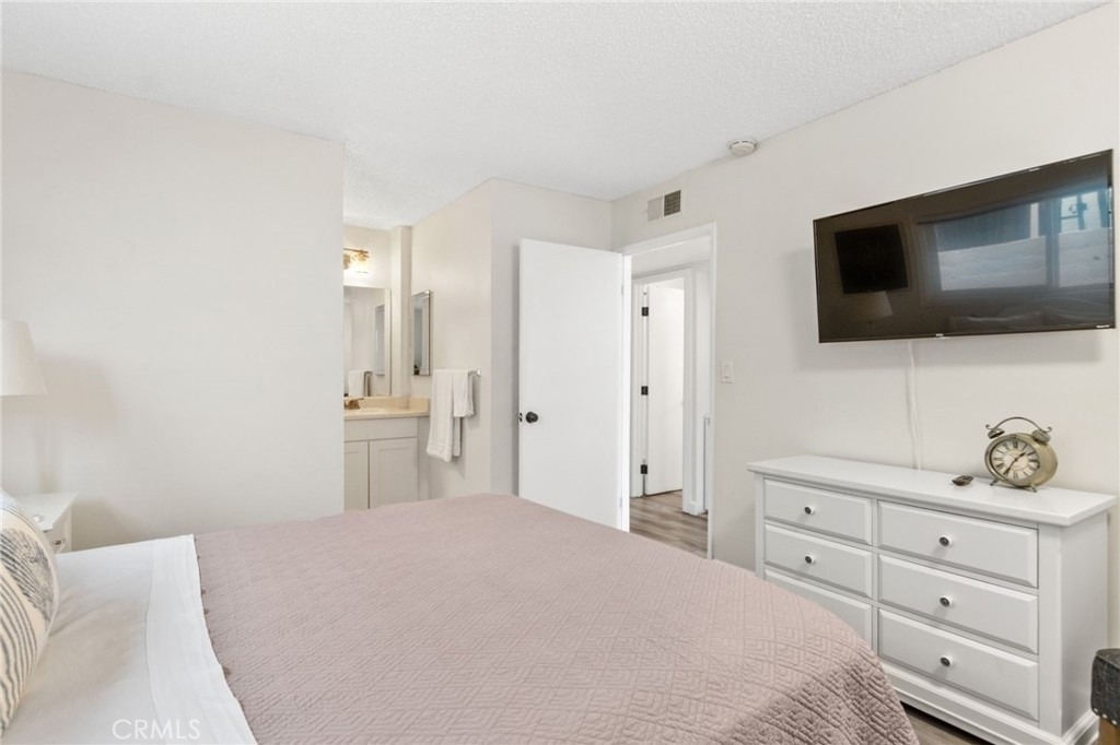 218 E Balboa - Photo 12