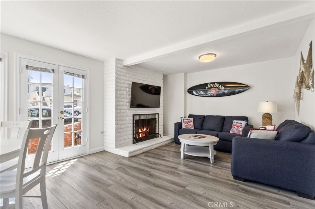218 E Balboa - Photo 2