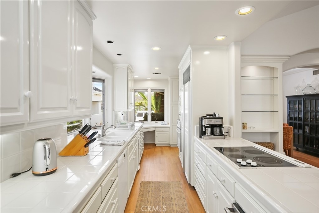 308 Orchid Avenue - Photo 8