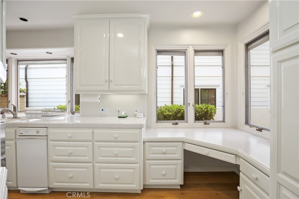 308 Orchid Avenue - Photo 9