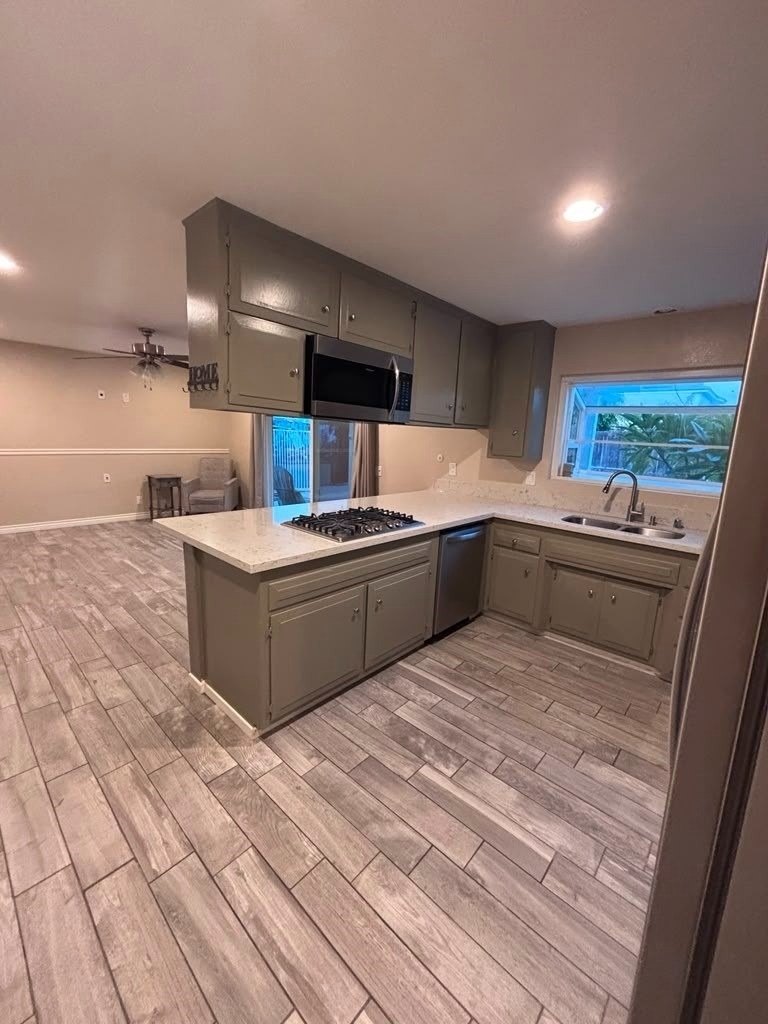 2447 Grove Ave - Photo 13