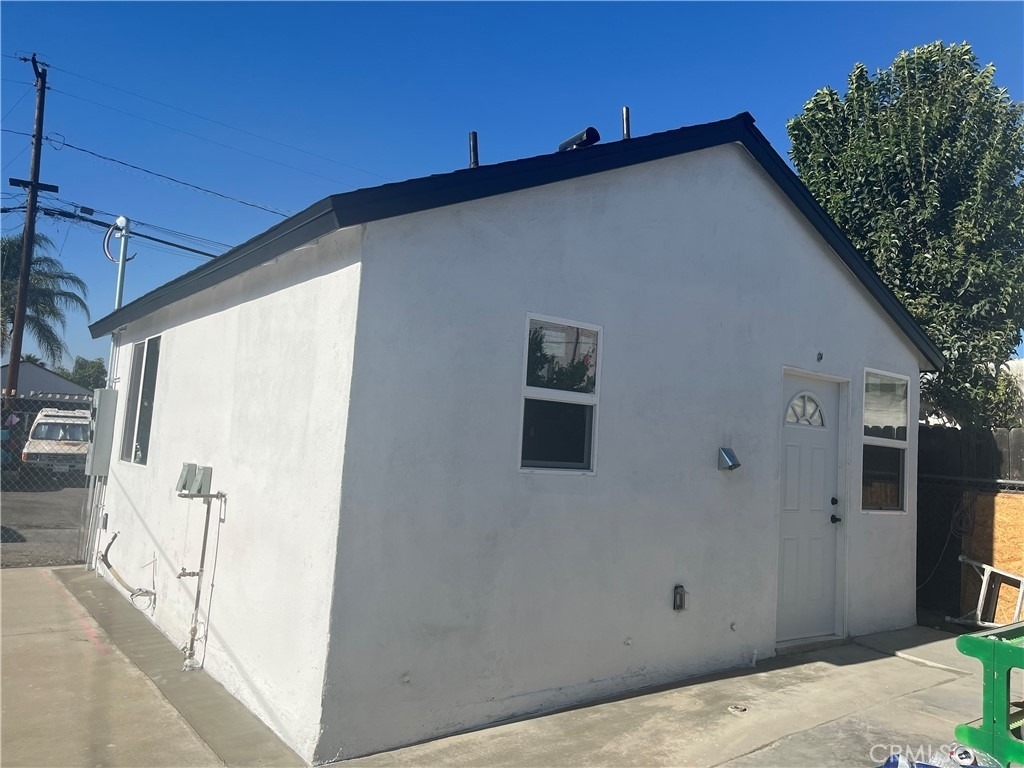 1387 Holt Ave - Photo 0