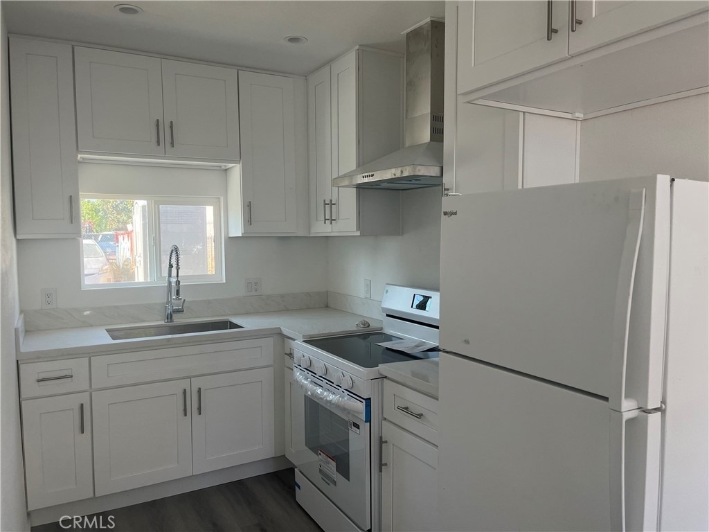 1387 Holt Ave - Photo 8